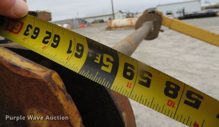 image for item DN7899 2002 John Deere 750C Series II LGP  cable plow