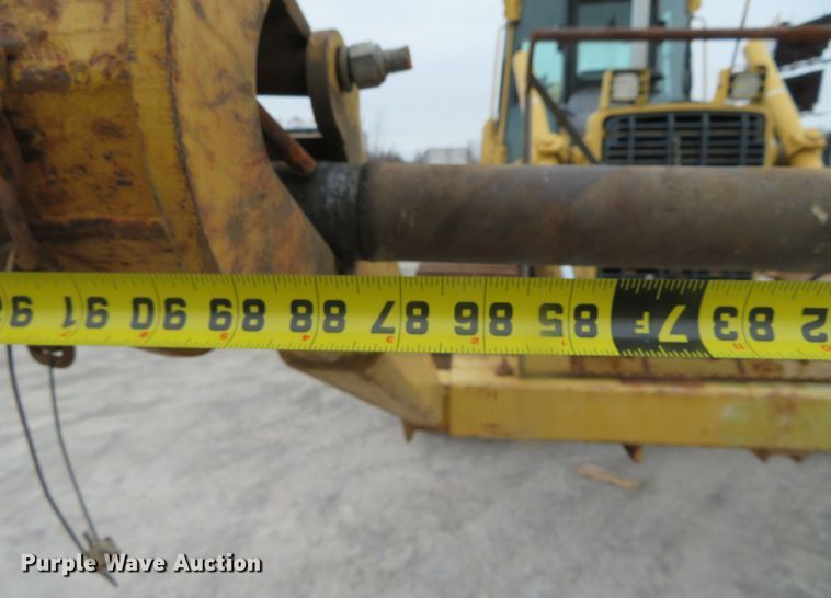 image for item DN7899 2002 John Deere 750C Series II LGP  cable plow