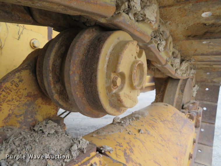 image for item DN7899 2002 John Deere 750C Series II LGP  cable plow