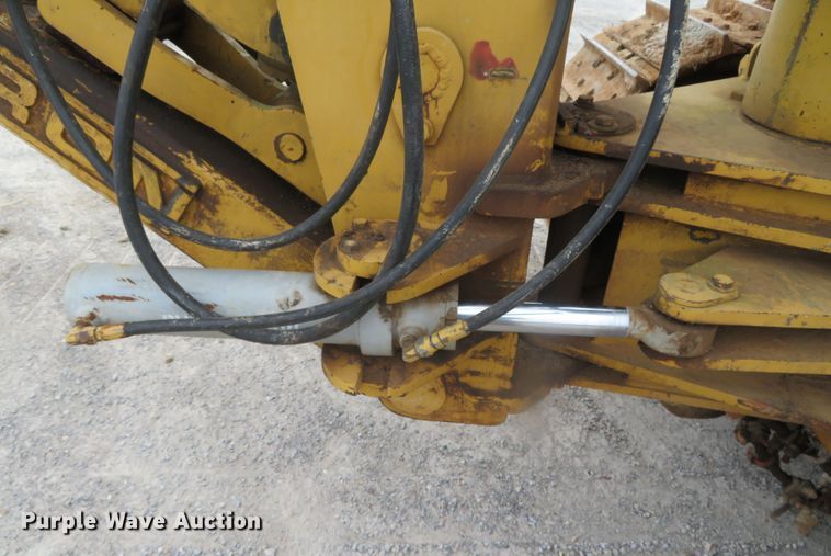 image for item DN7899 2002 John Deere 750C Series II LGP  cable plow