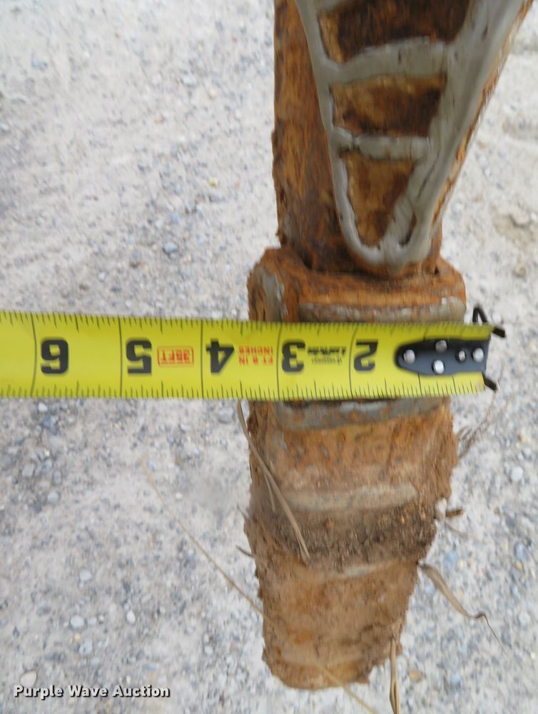 image for item DN7899 2002 John Deere 750C Series II LGP  cable plow