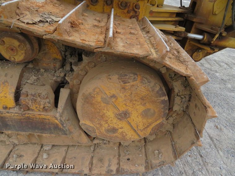 image for item DN7899 2002 John Deere 750C Series II LGP  cable plow