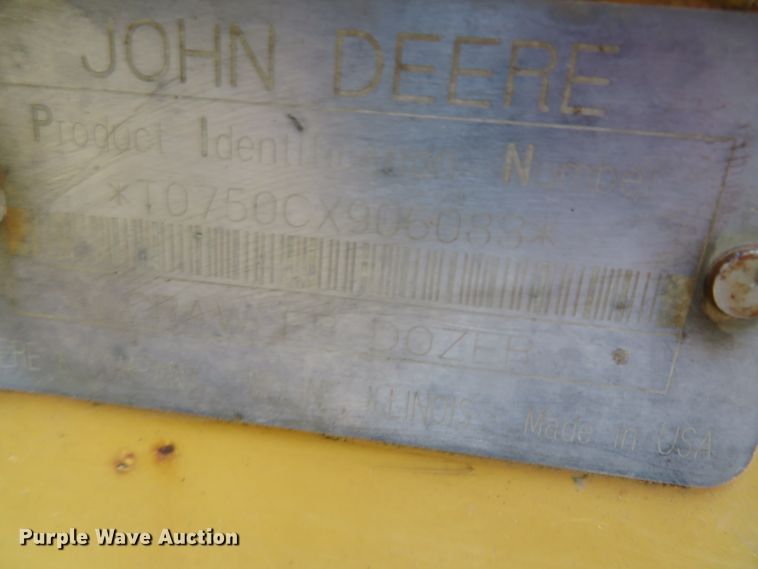 image for item DN7899 2002 John Deere 750C Series II LGP  cable plow