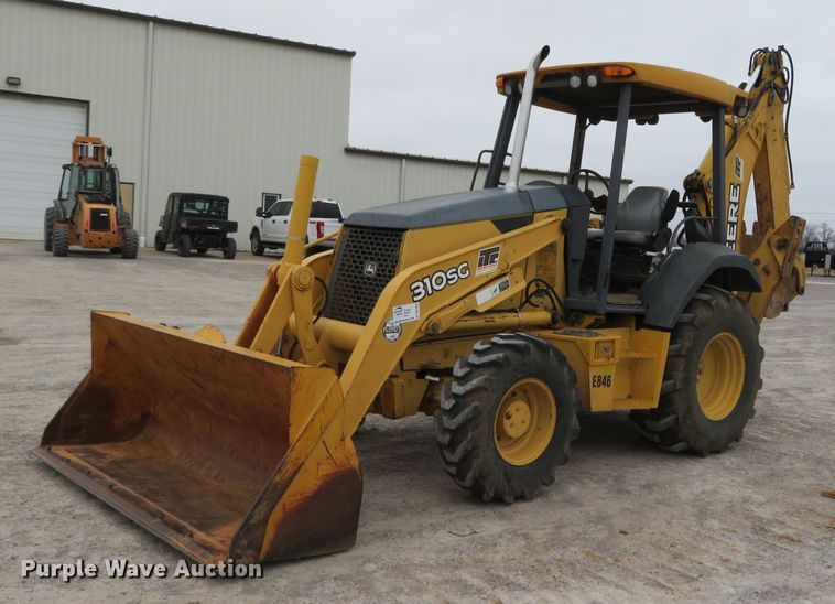 image for item DN7902 2006 John Deere 310SG  backhoe