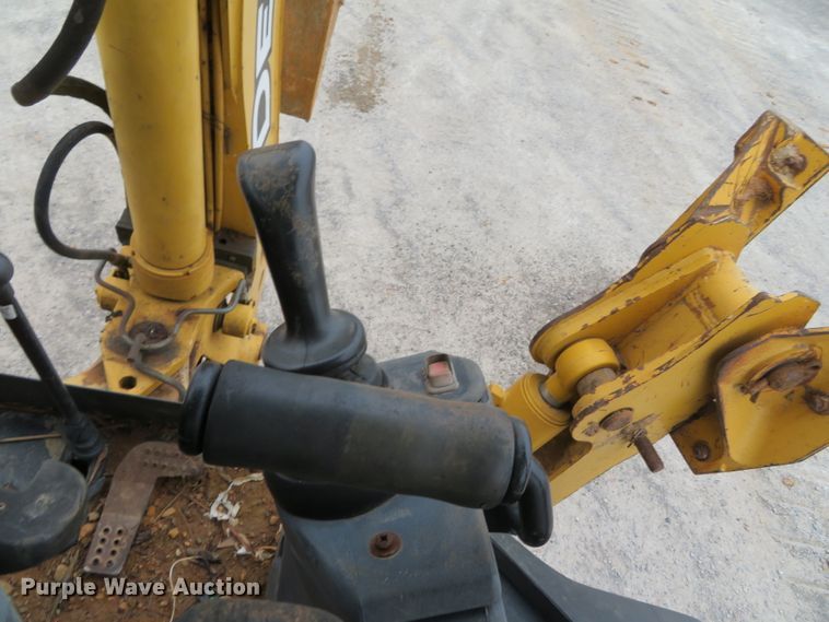 image for item DN7902 2006 John Deere 310SG  backhoe