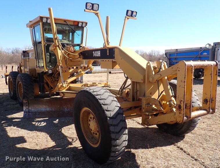 image for item DC4109 2001 Caterpillar 140H  motor grader
