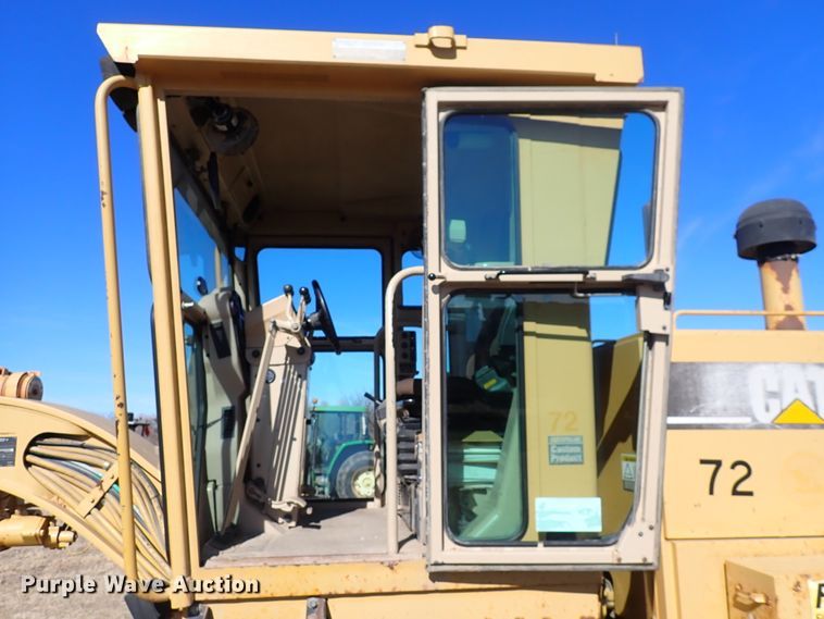 image for item DC4109 2001 Caterpillar 140H  motor grader