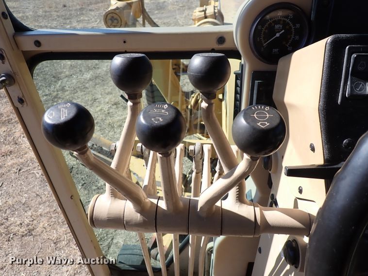 image for item DC4109 2001 Caterpillar 140H  motor grader