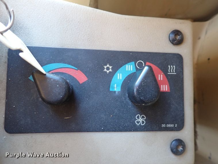 image for item DC4109 2001 Caterpillar 140H  motor grader