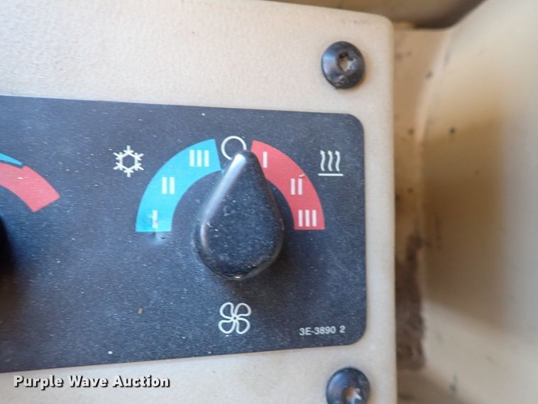 image for item DC4109 2001 Caterpillar 140H  motor grader