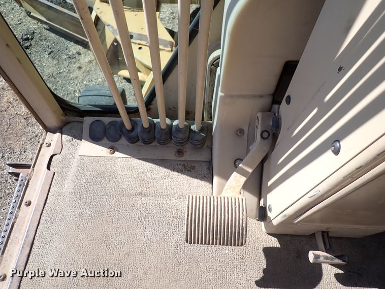 image for item DC4109 2001 Caterpillar 140H  motor grader