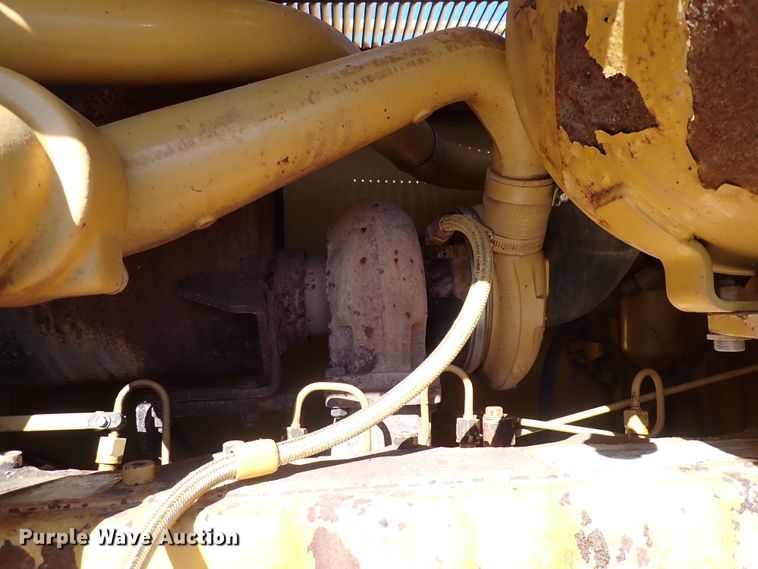 image for item DC4109 2001 Caterpillar 140H  motor grader