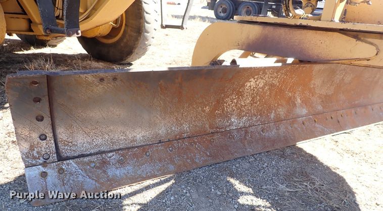 image for item DC4109 2001 Caterpillar 140H  motor grader