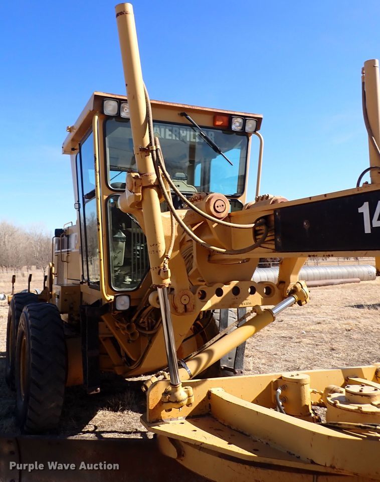 image for item DC4109 2001 Caterpillar 140H  motor grader