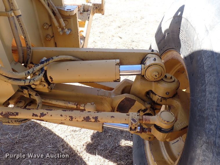 image for item DC4109 2001 Caterpillar 140H  motor grader