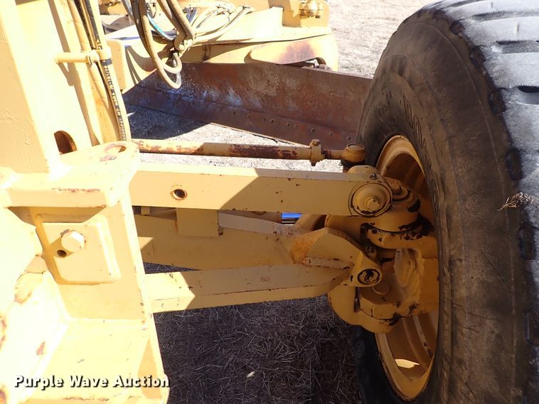 image for item DC4109 2001 Caterpillar 140H  motor grader