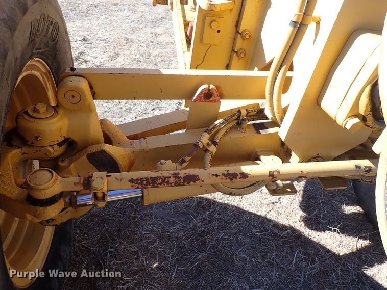 image for item DC4109 2001 Caterpillar 140H  motor grader