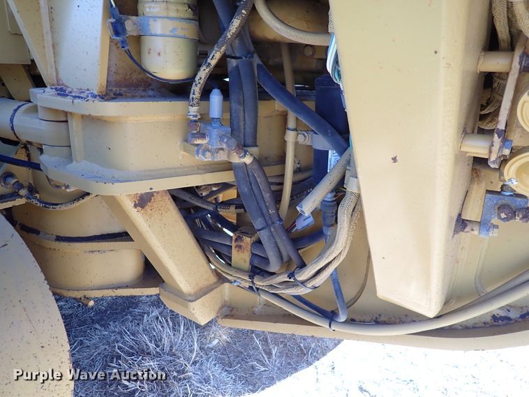 image for item DC4109 2001 Caterpillar 140H  motor grader