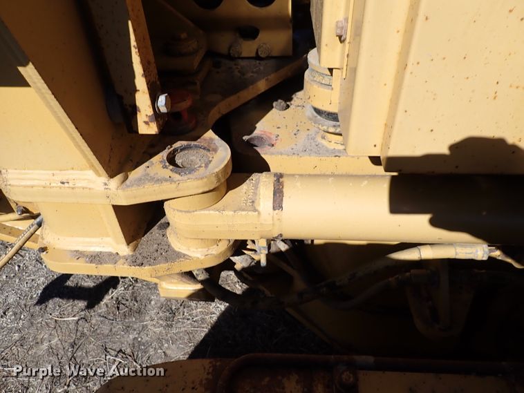 image for item DC4109 2001 Caterpillar 140H  motor grader