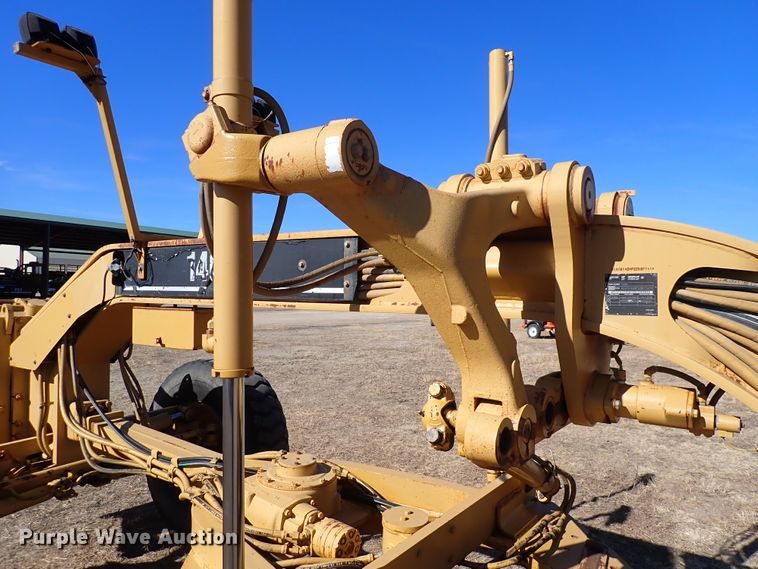 image for item DC4109 2001 Caterpillar 140H  motor grader