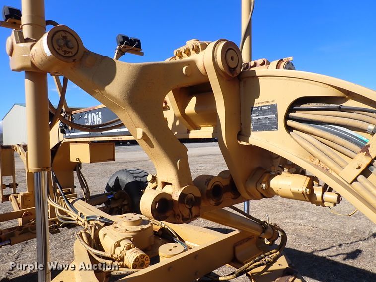 image for item DC4109 2001 Caterpillar 140H  motor grader