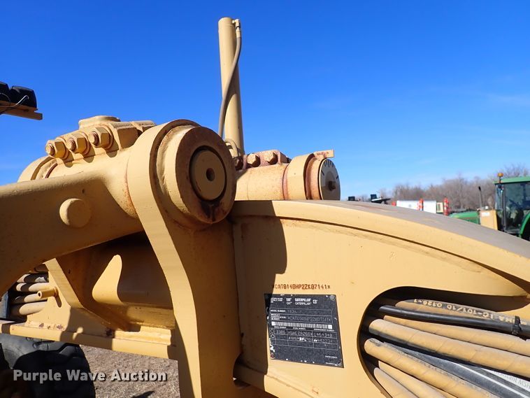 image for item DC4109 2001 Caterpillar 140H  motor grader