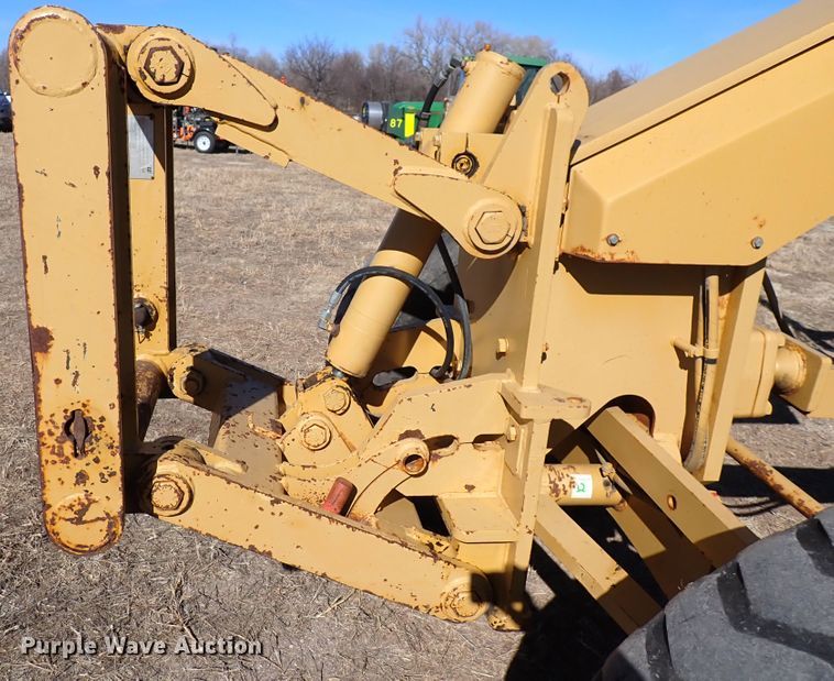 image for item DC4109 2001 Caterpillar 140H  motor grader