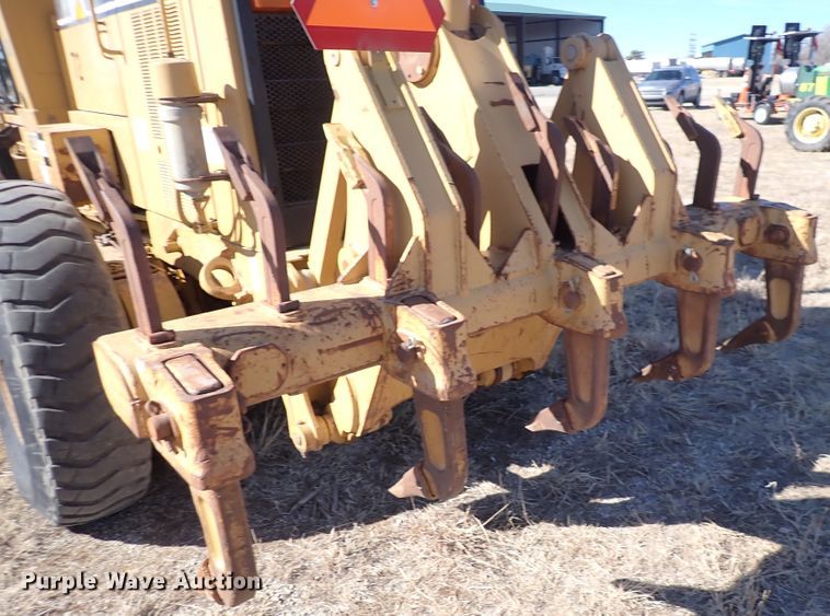 image for item DC4109 2001 Caterpillar 140H  motor grader