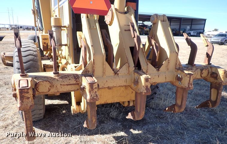 image for item DC4109 2001 Caterpillar 140H  motor grader