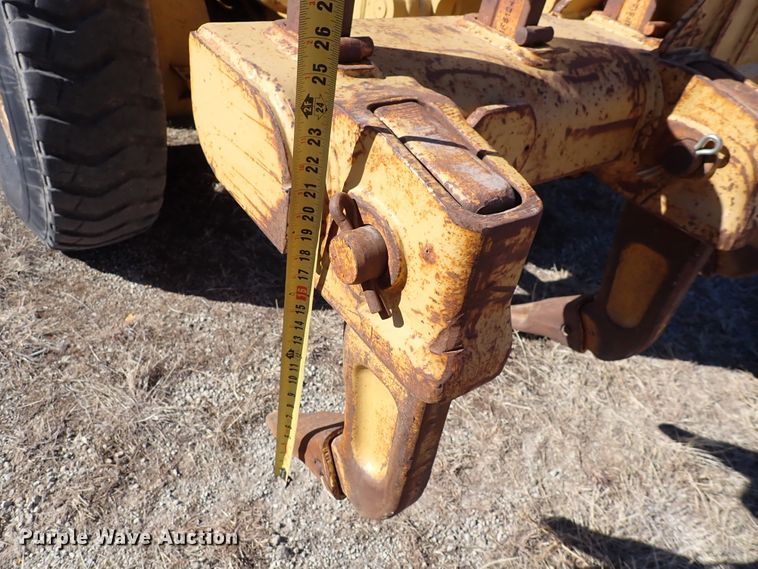 image for item DC4109 2001 Caterpillar 140H  motor grader