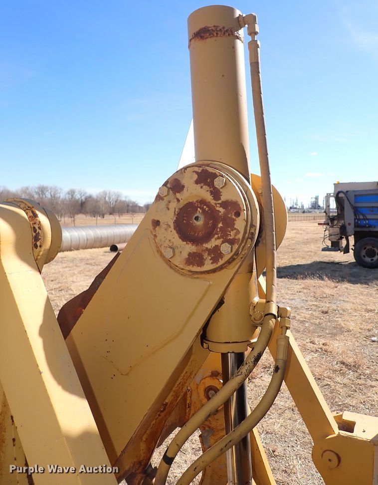 image for item DC4109 2001 Caterpillar 140H  motor grader