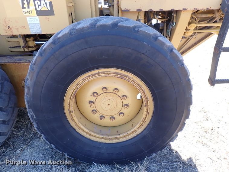 image for item DC4109 2001 Caterpillar 140H  motor grader