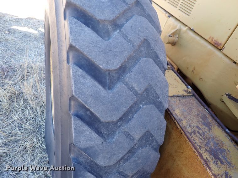 image for item DC4109 2001 Caterpillar 140H  motor grader