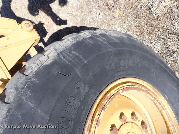 image for item DC4109 2001 Caterpillar 140H  motor grader