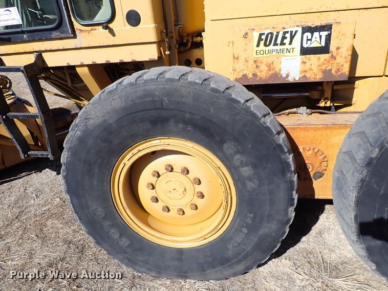 image for item DC4109 2001 Caterpillar 140H  motor grader