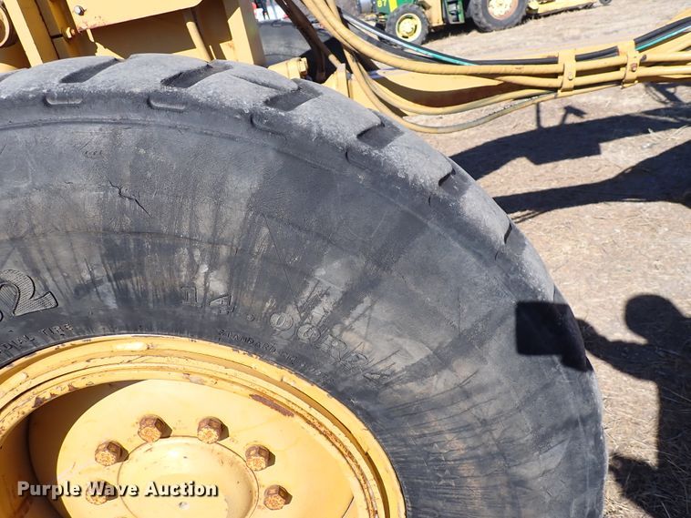 image for item DC4109 2001 Caterpillar 140H  motor grader