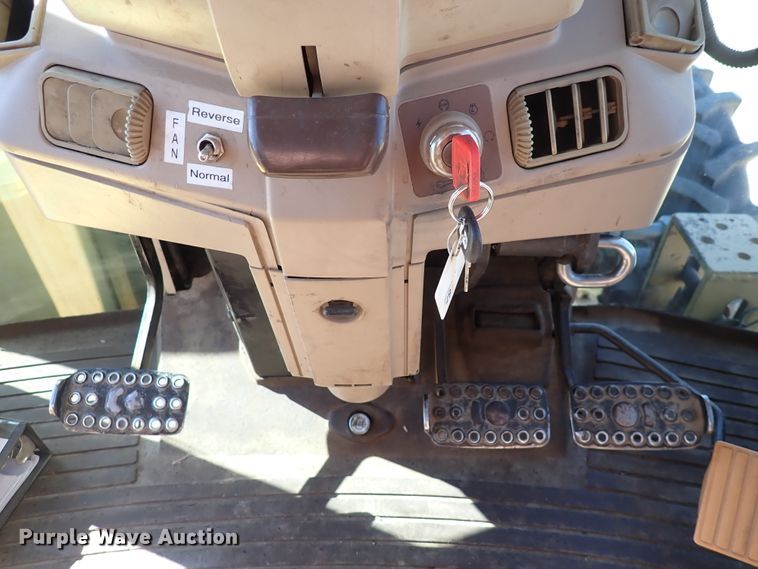 image for item DC4111 2001 John Deere 6410  MFWD tractor