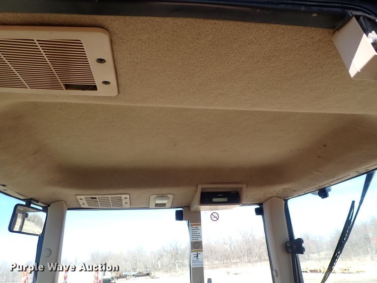 image for item DC4111 2001 John Deere 6410  MFWD tractor