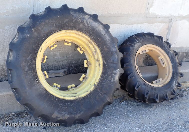 image for item DC4111 2001 John Deere 6410  MFWD tractor