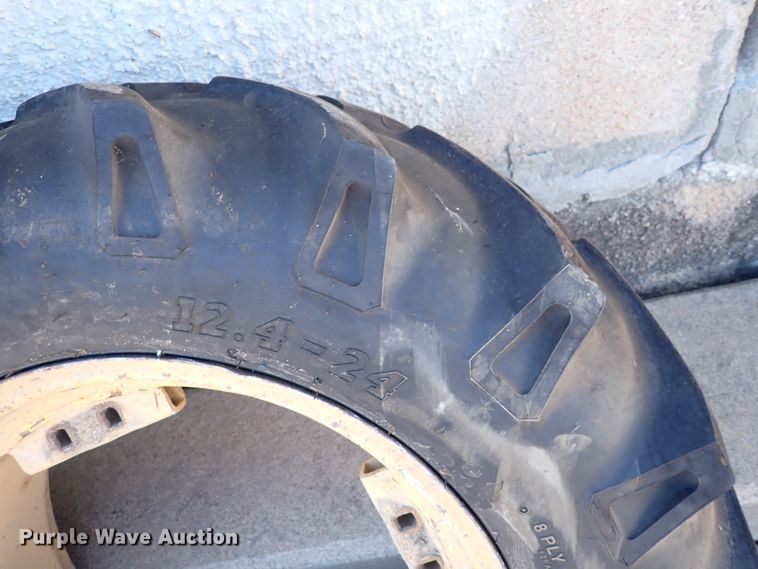 image for item DC4111 2001 John Deere 6410  MFWD tractor