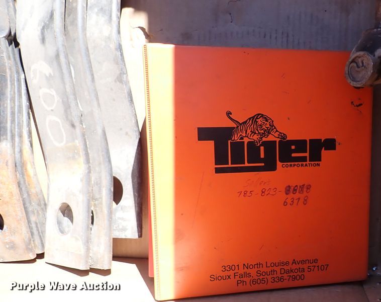 image for item DC4111 2001 John Deere 6410  MFWD tractor