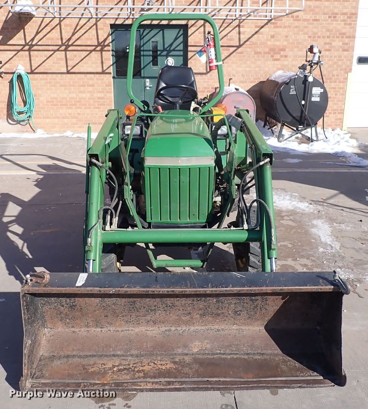 image for item DC4127 1997 John Deere 955  MFWD tractor