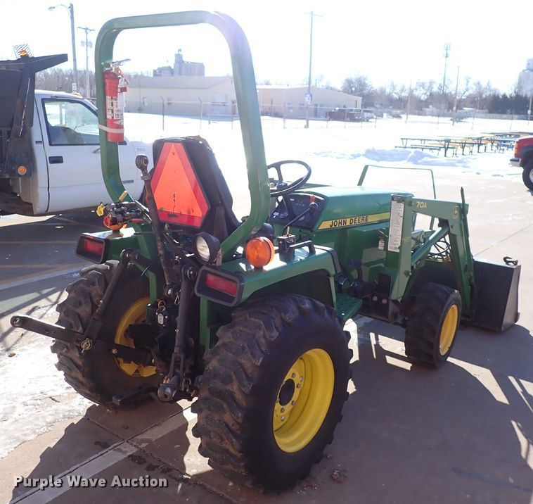 image for item DC4127 1997 John Deere 955  MFWD tractor