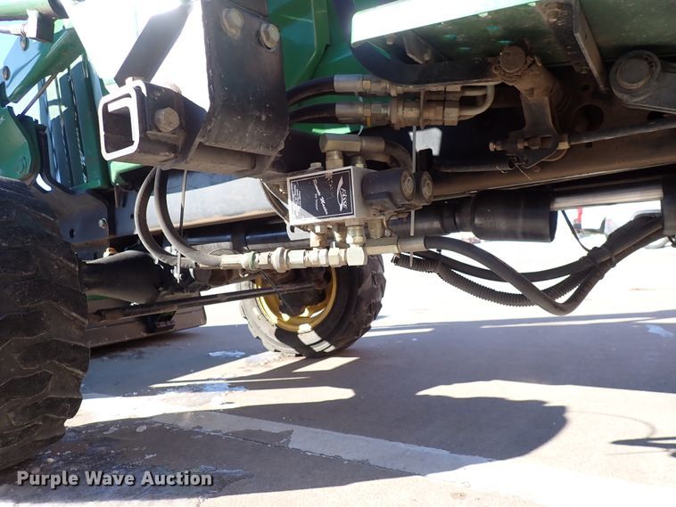 image for item DC4127 1997 John Deere 955  MFWD tractor