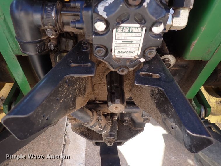 image for item DC4127 1997 John Deere 955  MFWD tractor