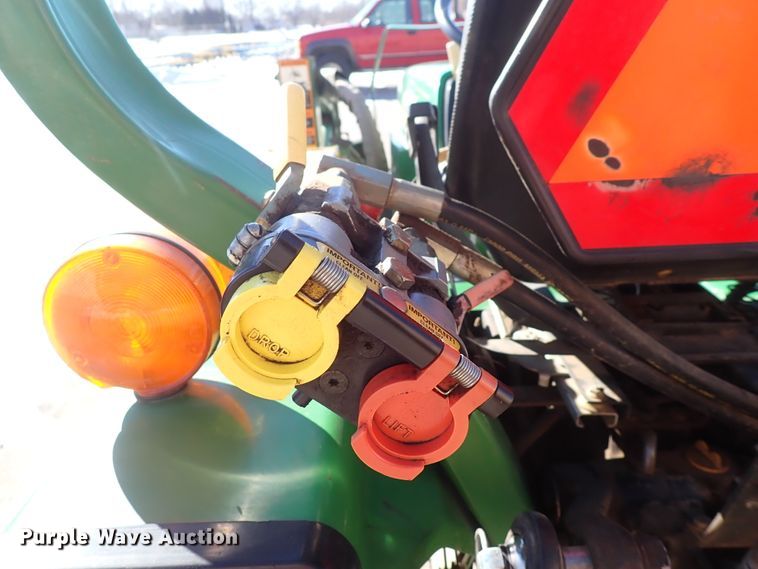 image for item DC4127 1997 John Deere 955  MFWD tractor