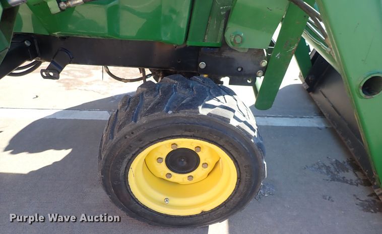 image for item DC4127 1997 John Deere 955  MFWD tractor