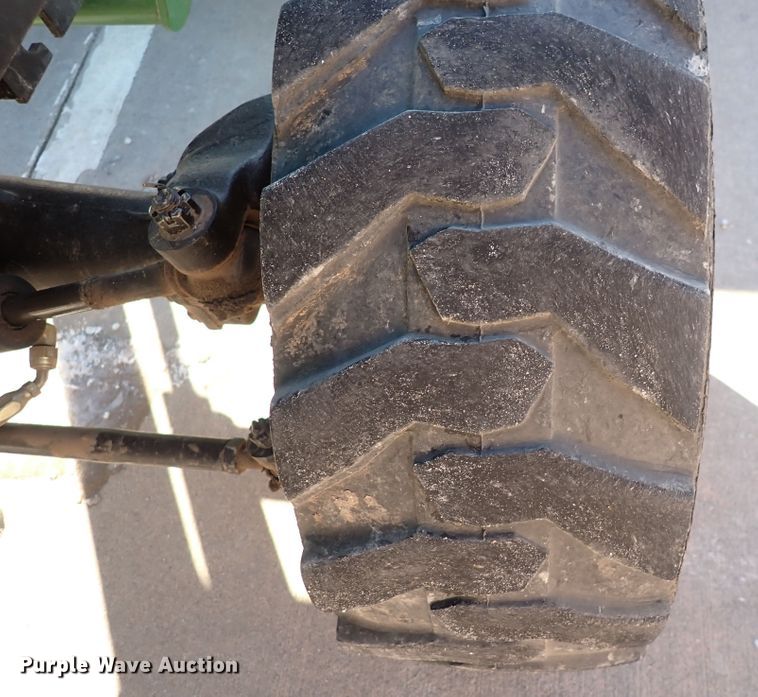 image for item DC4127 1997 John Deere 955  MFWD tractor