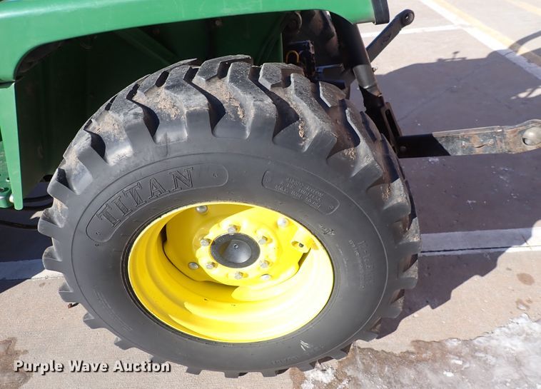 image for item DC4127 1997 John Deere 955  MFWD tractor