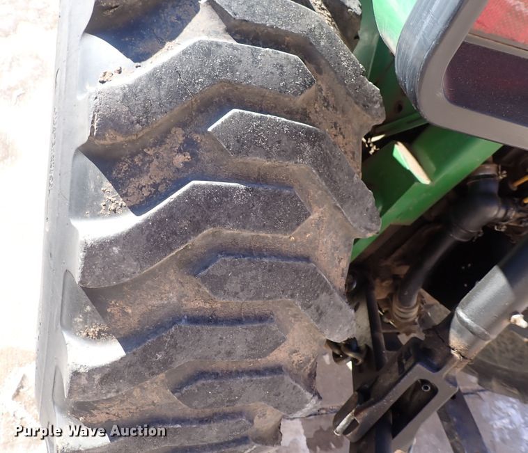 image for item DC4127 1997 John Deere 955  MFWD tractor